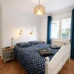 Villa Constance - Swimming Pool & Parking - Sleeps 8 *