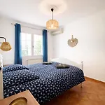 Constance - Swimming Pool & Parking - Sleeps 8 Villa *