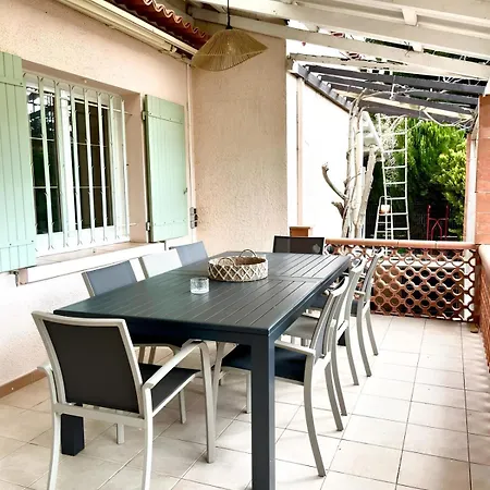Villa Constance - Swimming Pool & Parking - Sleeps 8 *