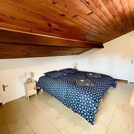 Constance - Swimming Pool & Parking - Sleeps 8 Villa *