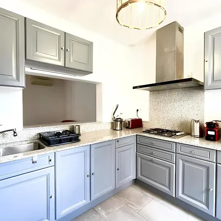 Βίλα Constance - Swimming Pool & Parking - Sleeps 8 *