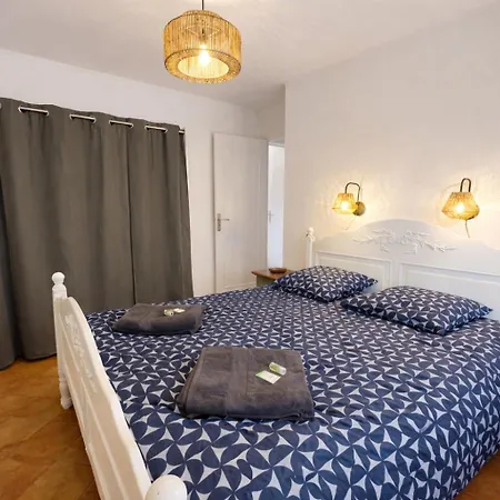 Villa Constance - Swimming Pool & Parking - Sleeps 8